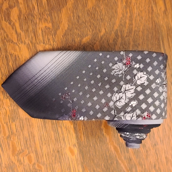 The Mens Shop J.C. Penny Black Silver Red Tie - Picture 2 of 8